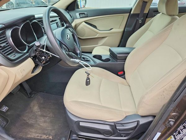 2013 KIA OPTIMA LX — DENT