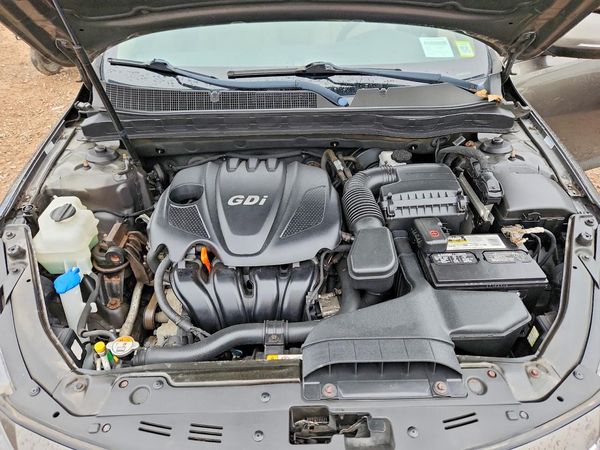 2013 KIA OPTIMA LX — Engine bay