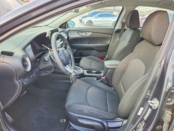 2021 KIA FORTE — DENT