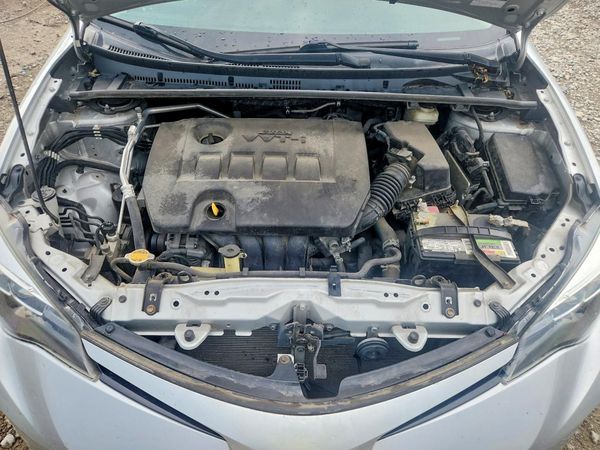 2017 TOYOTA COROLLA — Engine bay