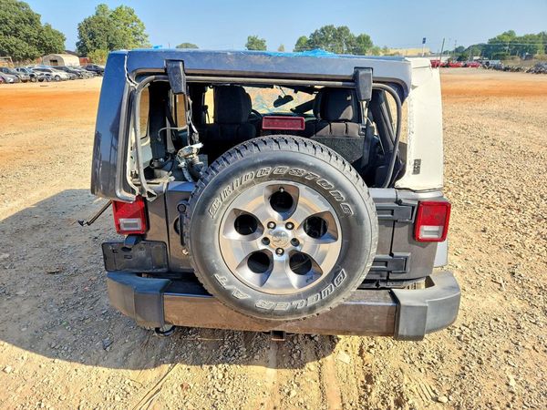 2017 JEEP WRANGLER Unlimited Sahara — DIRR
