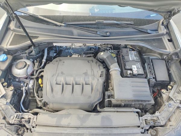 2020 AUDI Q3 — Engine bay