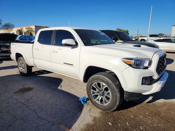2022 TOYOTA TACOMA SR5 — Passenger 3/4