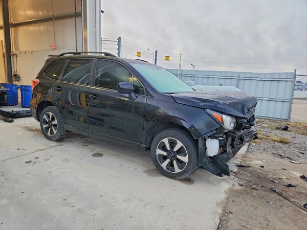 2018 SUBARU FORESTER — Passenger 3/4