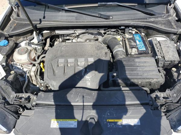 2020 AUDI Q3 — Engine bay