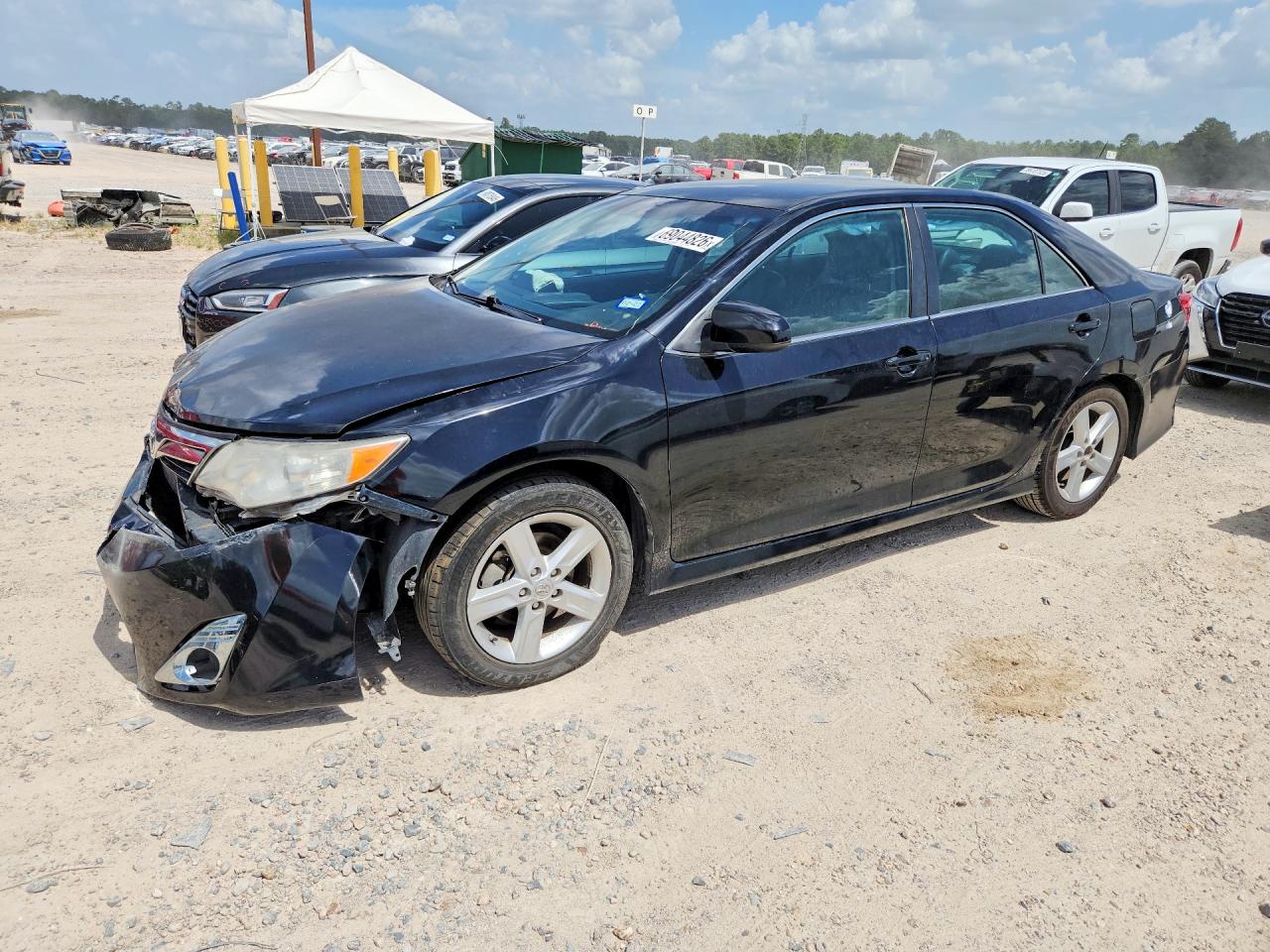 2014 TOYOTA CAMRY