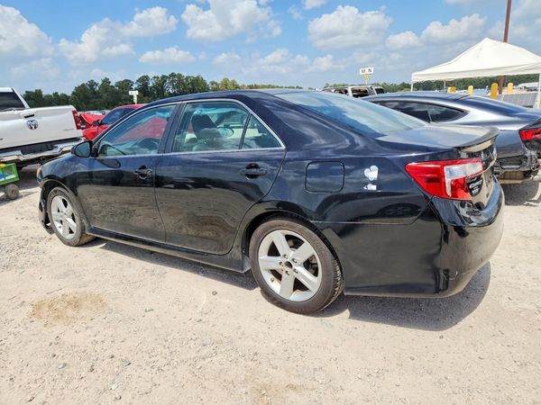 2014 TOYOTA CAMRY