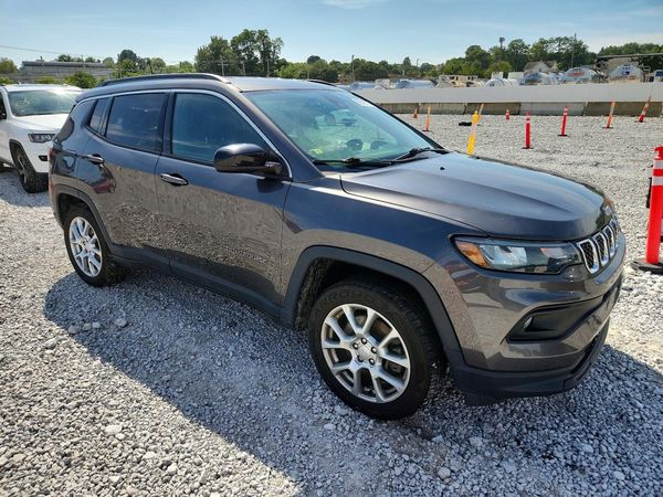 2023 JEEP COMPASS Latitude Lux, Altitude — Passenger 3/4