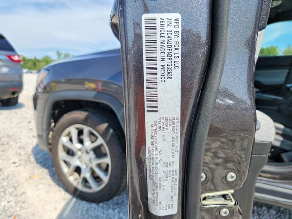 2023 JEEP COMPASS Latitude Lux, Altitude — VINS