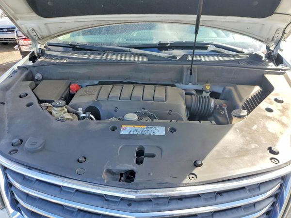 2017 CHEVROLET TRAVERSE 2LT — Engine bay