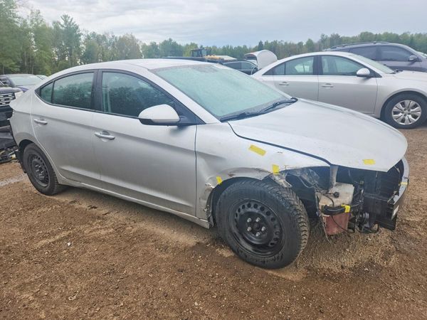 2017 HYUNDAI ELANTRA SE Base — Passenger 3/4