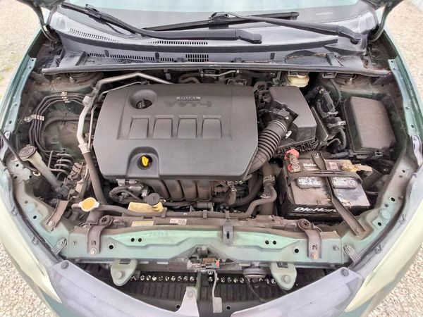 2015 TOYOTA COROLLA L/LE — Engine bay