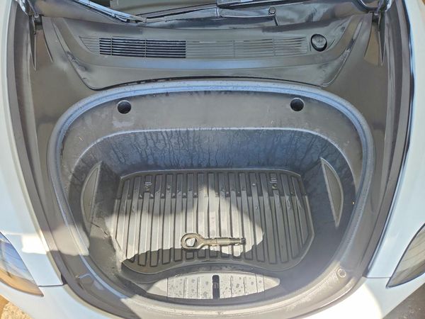 2022 TESLA MODEL 3 — Engine bay