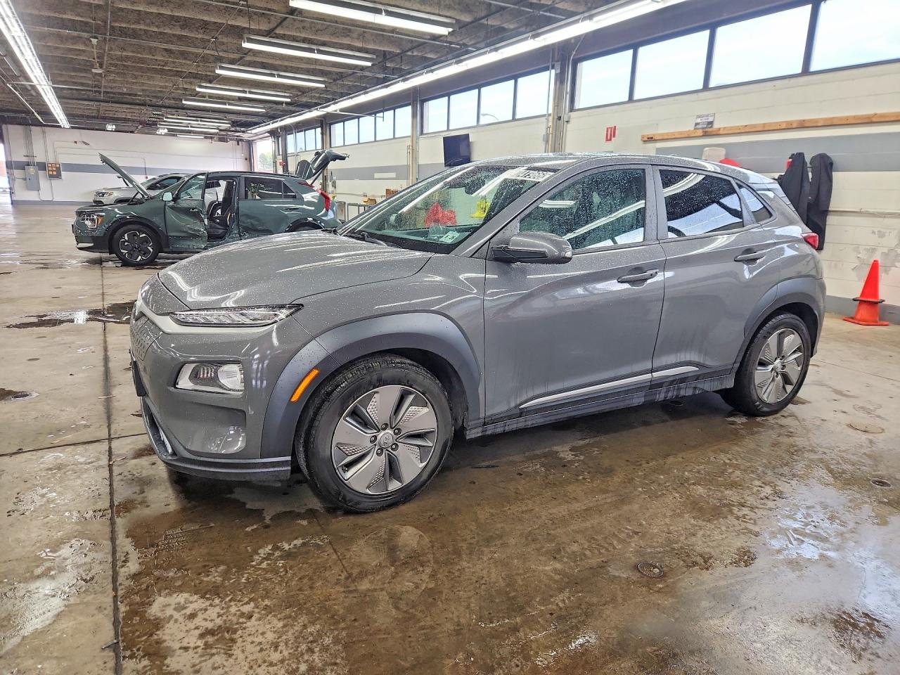2021 HYUNDAI KONA Ultimate — Front 3/4