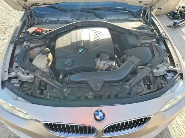 2014 BMW 435 — Engine bay