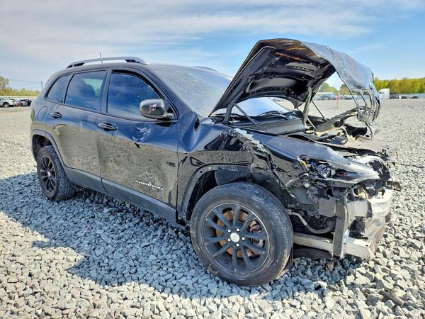 2020 JEEP CHEROKEE — Passenger 3/4