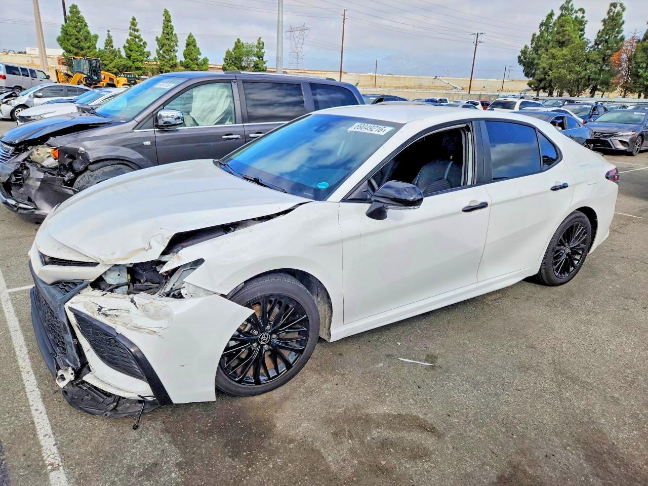 2022 TOYOTA CAMRY SOLA SE — Front 3/4