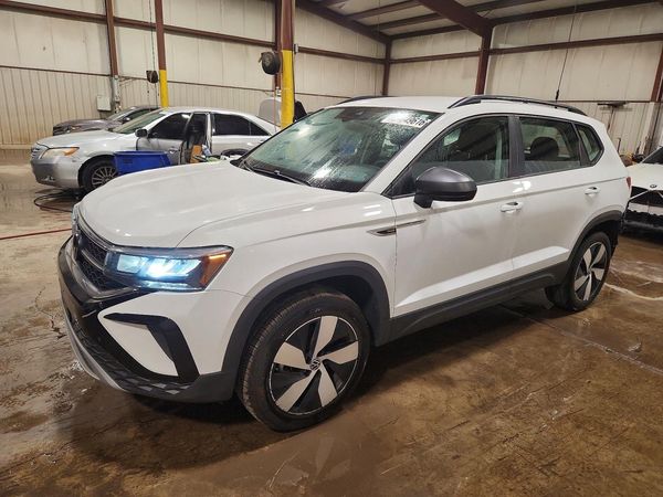 2024 VOLKSWAGEN TAOS — Front 3/4
