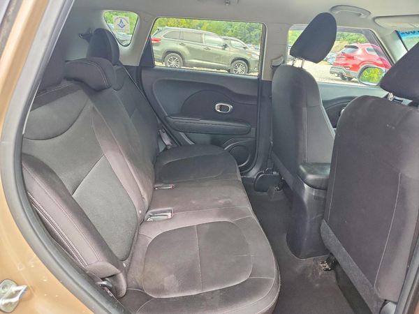 2015 KIA SOUL GL(Middle-low grade) — Engine bay