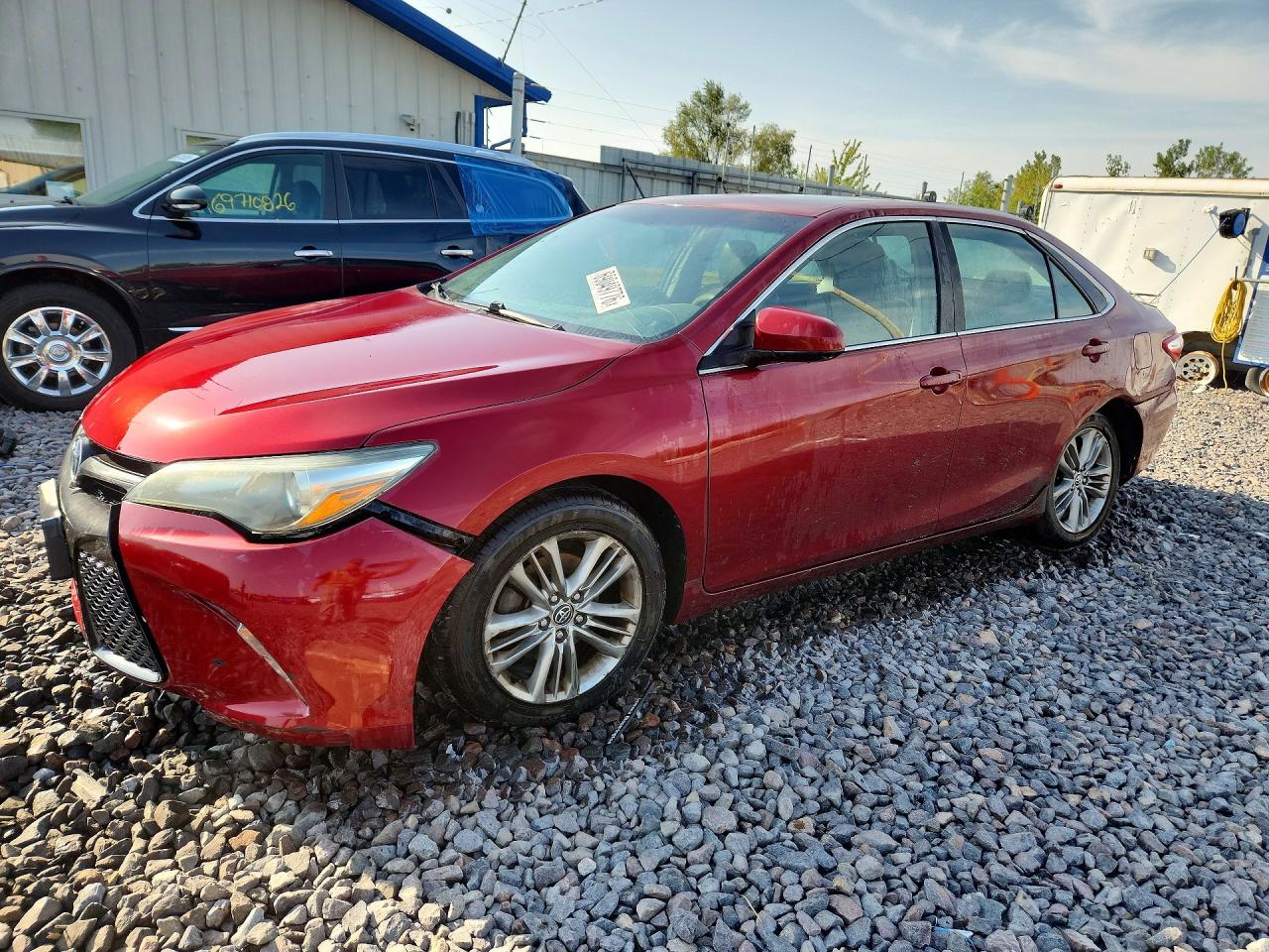 2016 TOYOTA CAMRY — Front 3/4