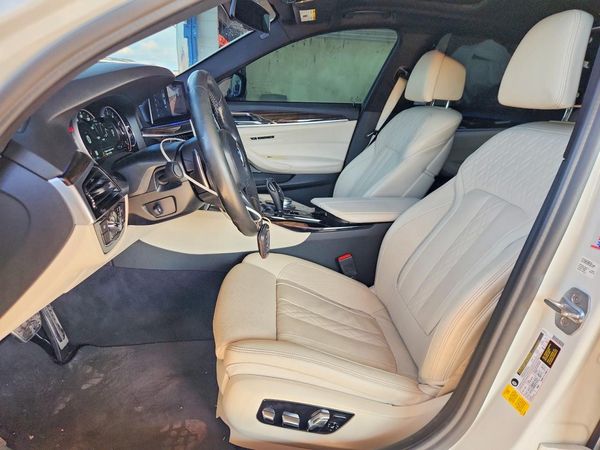 2019 BMW 540 — DENT