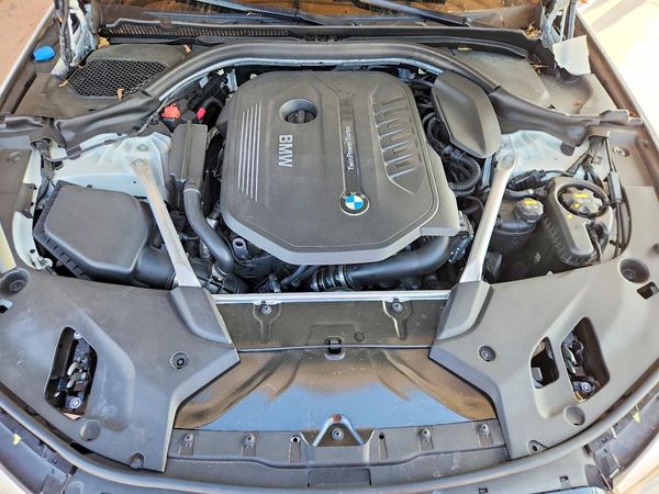 2019 BMW 540 — Engine bay