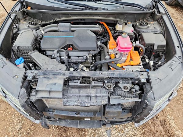 2022 HYUNDAI TUCSON Blue — Engine bay