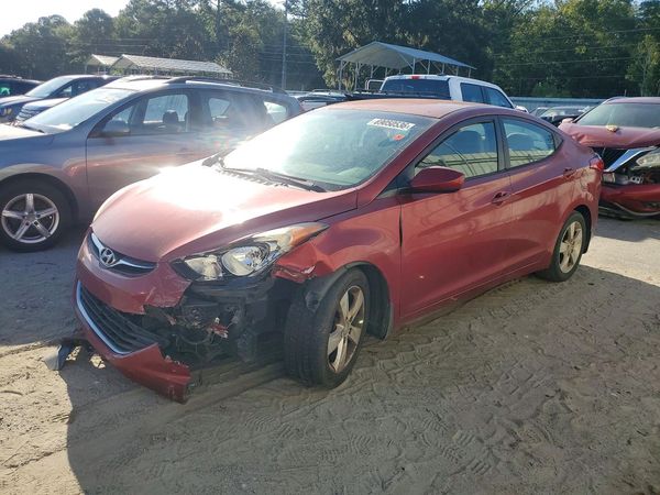 2013 HYUNDAI ELANTRA