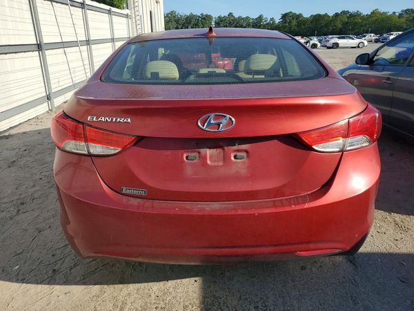 2013 HYUNDAI ELANTRA
