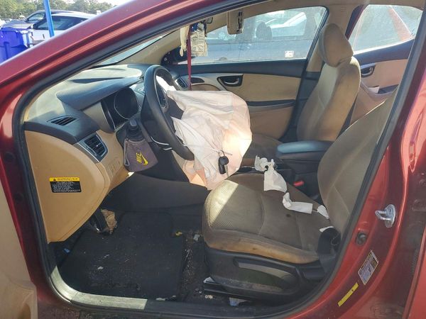 2013 HYUNDAI ELANTRA