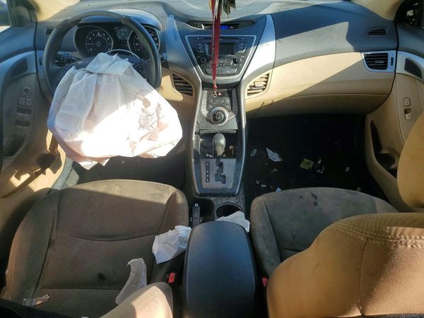 2013 HYUNDAI ELANTRA