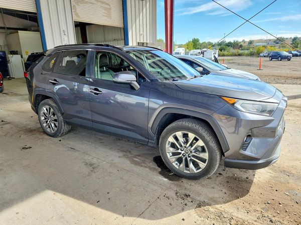 2019 TOYOTA RAV4 Limited — Passenger 3/4