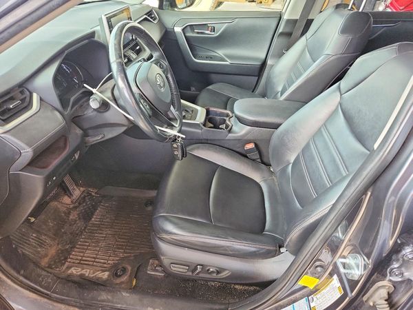 2019 TOYOTA RAV4 Limited — DENT
