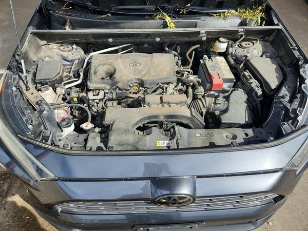 2019 TOYOTA RAV4 Limited — Engine bay