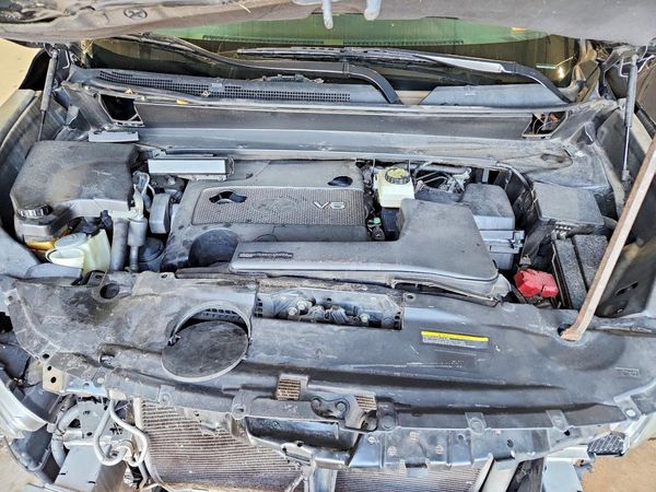 2015 INFINITI QX60 — Engine bay