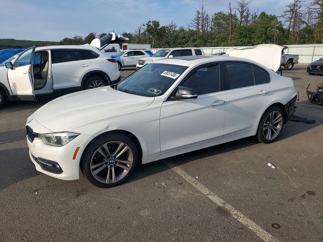 2018 BMW 330 — Front 3/4