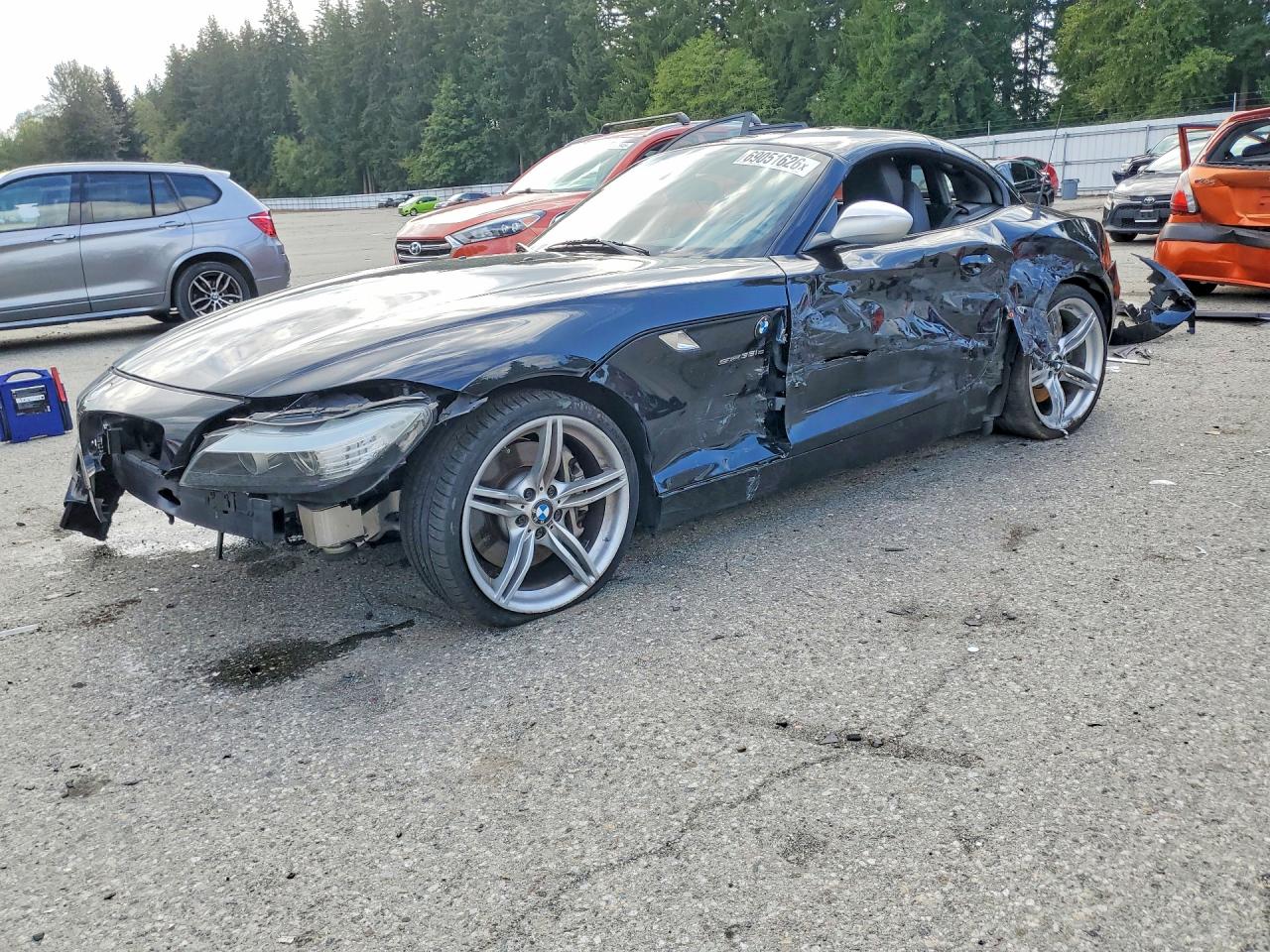 2013 BMW Z4 sDrive35i — Front 3/4