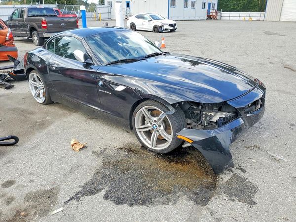 2013 BMW Z4 sDrive35i — Passenger 3/4