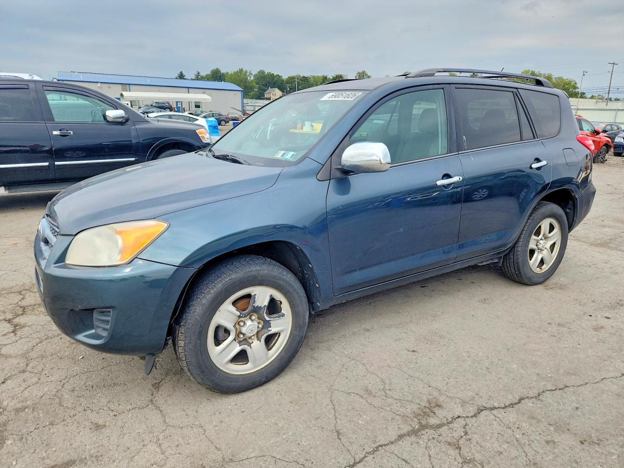 2012 TOYOTA RAV4 Standard — Front 3/4