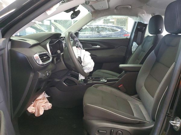 2022 CHEVROLET TRAILBLAZE LT — DENT