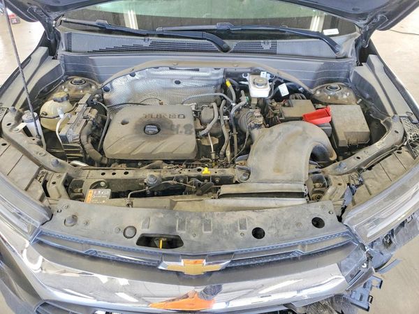 2022 CHEVROLET TRAILBLAZE LT — Engine bay