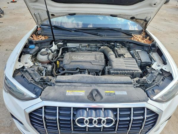 2019 AUDI Q3 — Engine bay