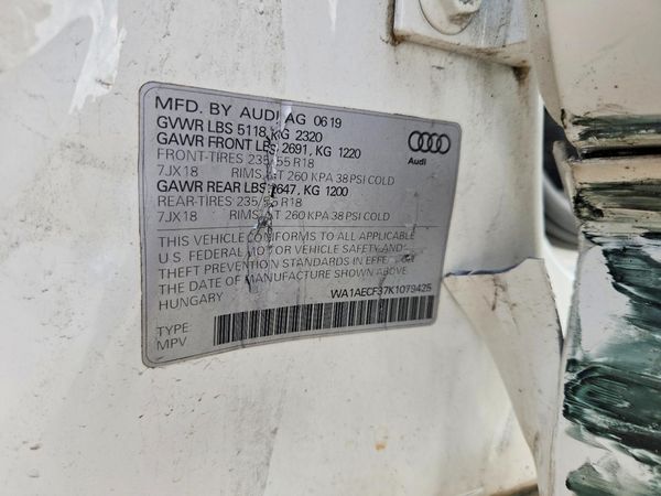 2019 AUDI Q3 — VINS