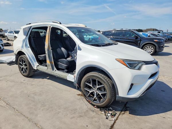 2017 TOYOTA RAV4 — Passenger 3/4