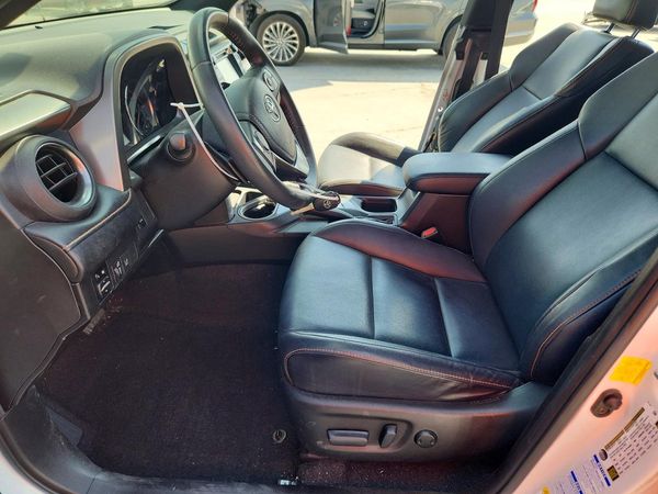 2017 TOYOTA RAV4 — DENT