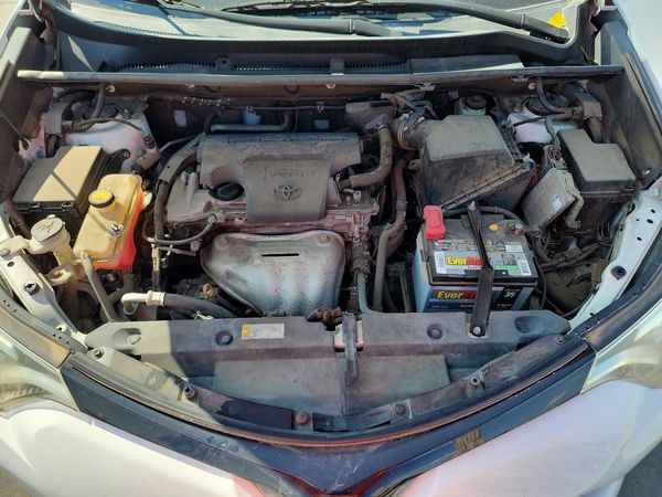 2017 TOYOTA RAV4 — Engine bay