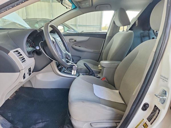 2013 TOYOTA COROLLA — DENT