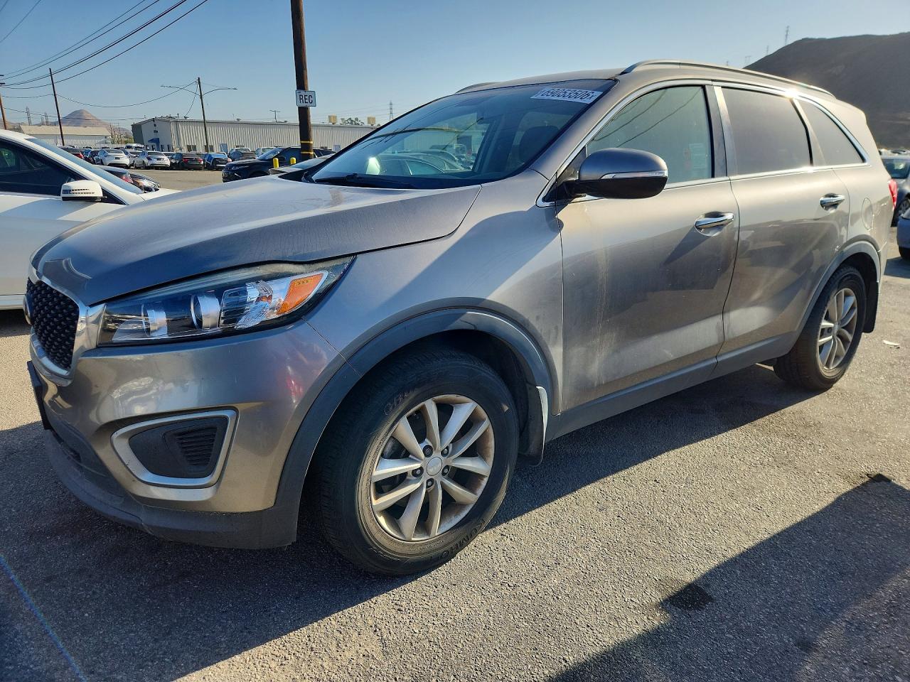 2016 KIA SORENTO L / LX