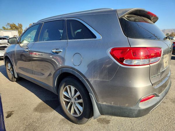 2016 KIA SORENTO L / LX