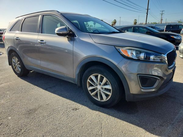 2016 KIA SORENTO L / LX